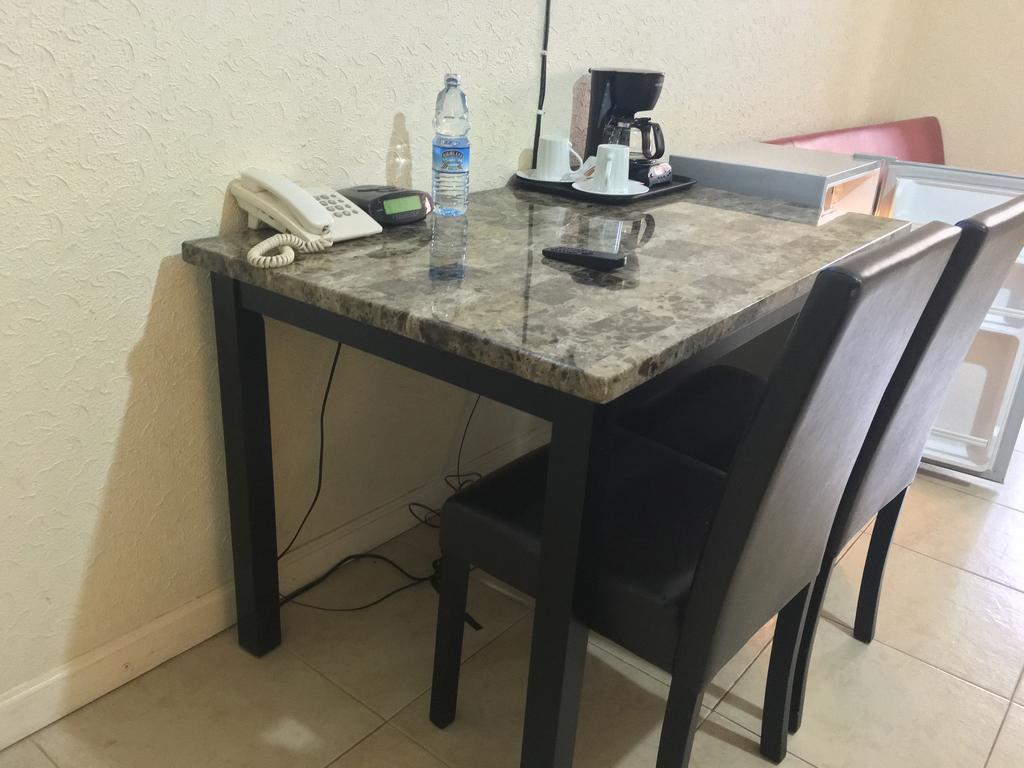 Executive Airport Hotel Entebbe Bagian luar foto