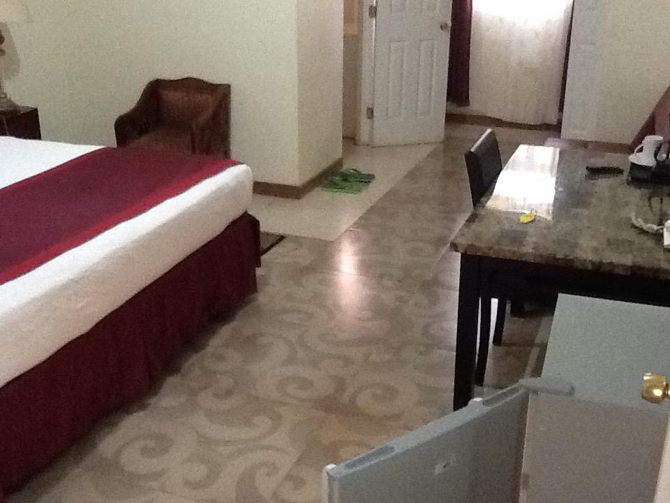 Executive Airport Hotel Entebbe Bagian luar foto