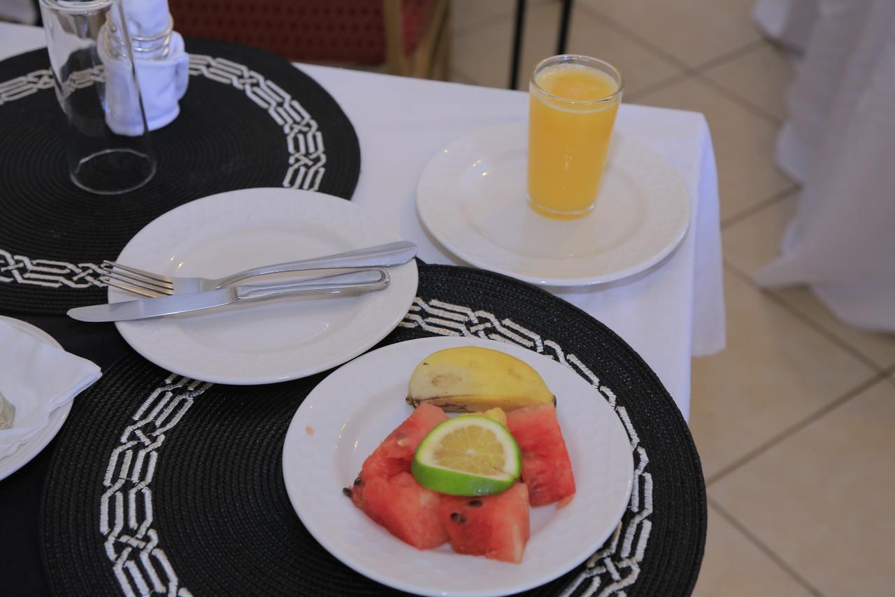 Executive Airport Hotel Entebbe Bagian luar foto