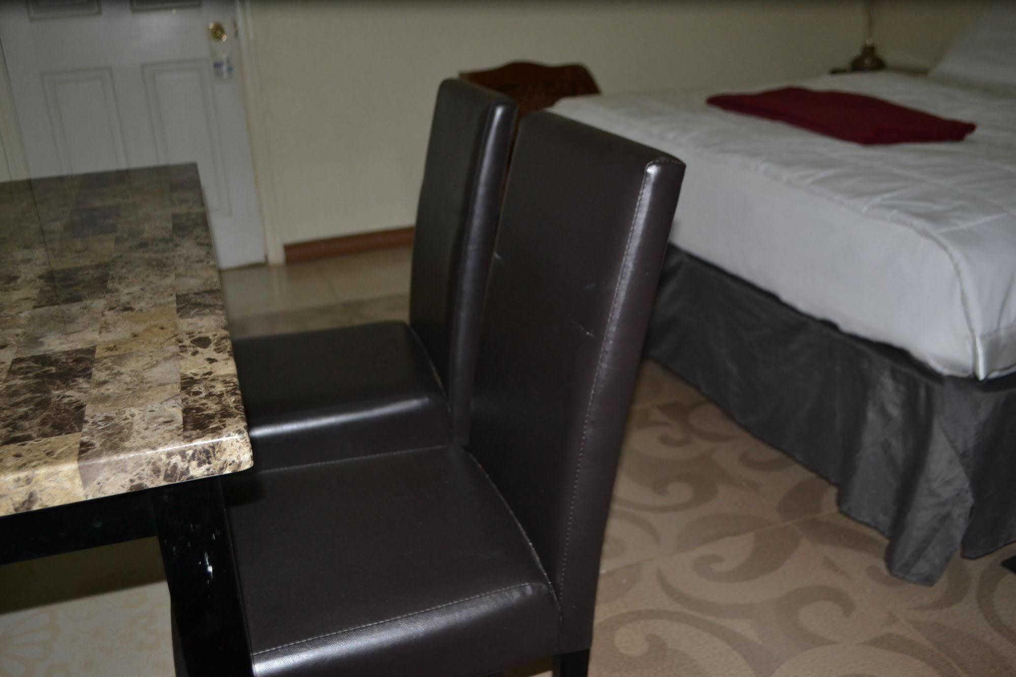 Executive Airport Hotel Entebbe Bagian luar foto