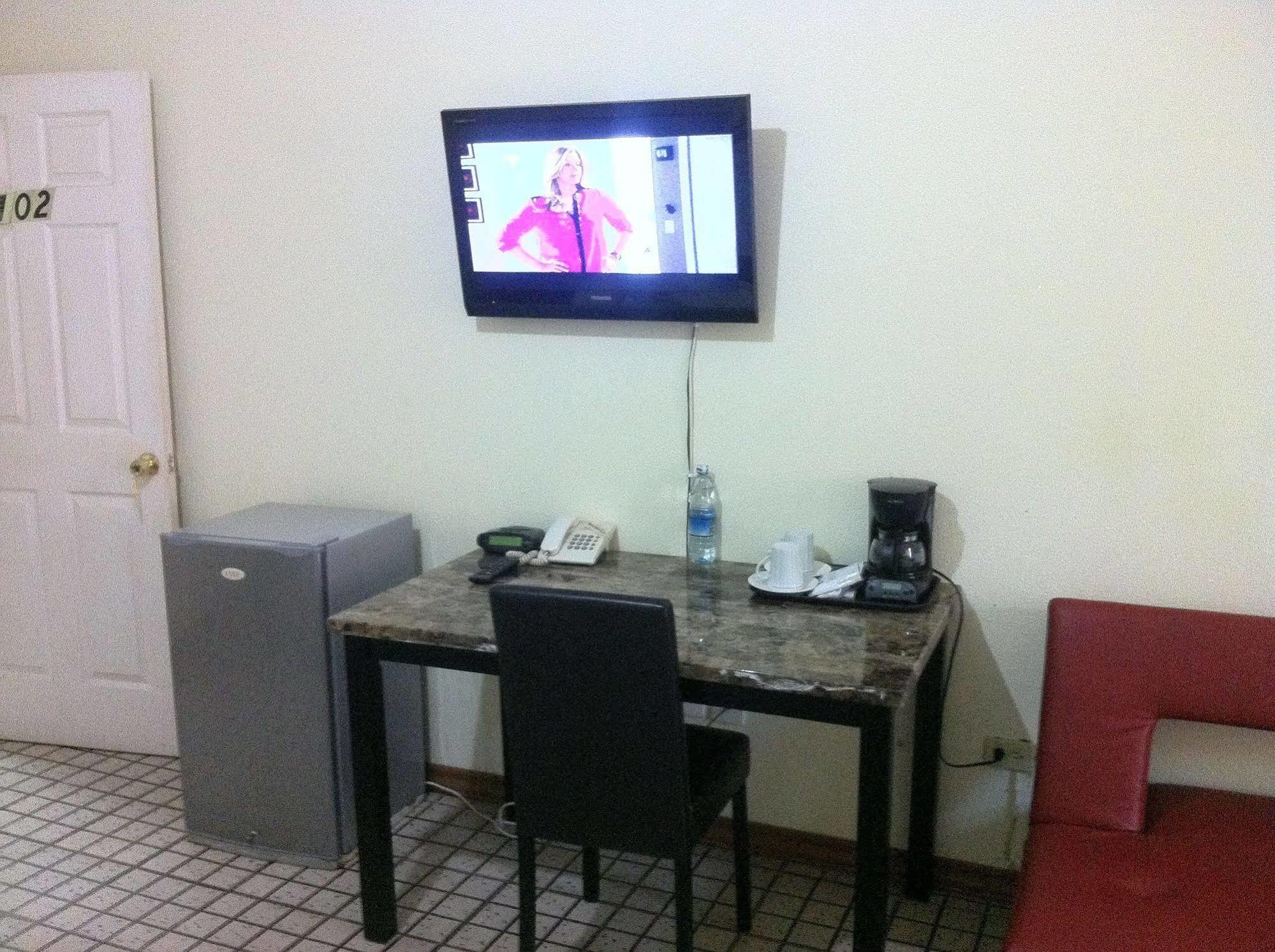 Executive Airport Hotel Entebbe Bagian luar foto
