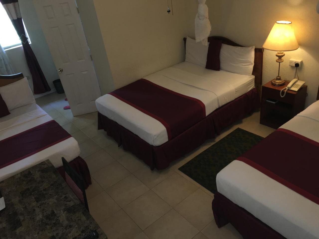 Executive Airport Hotel Entebbe Bagian luar foto