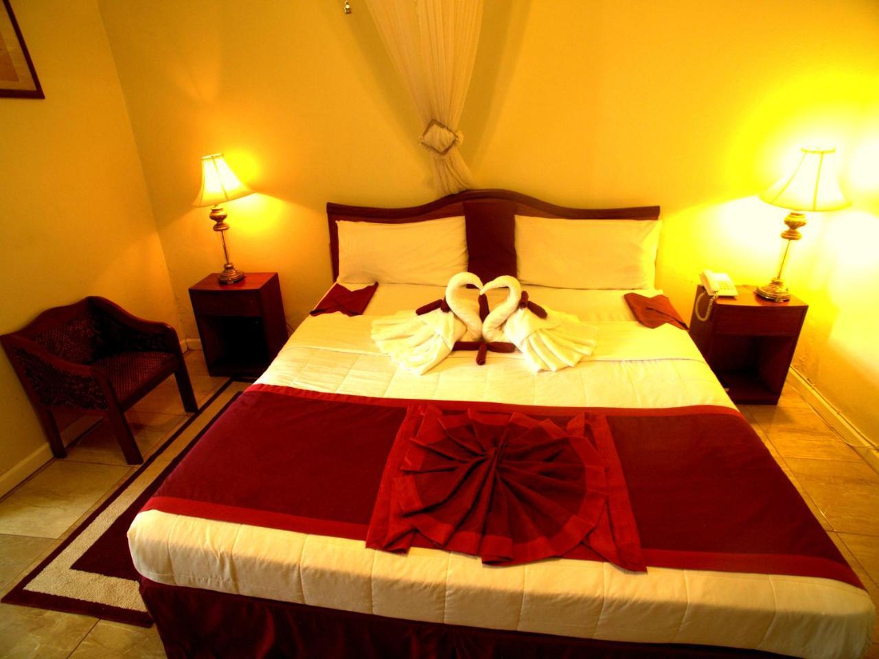 Executive Airport Hotel Entebbe Bagian luar foto